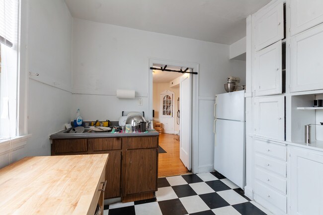 Building Photo - 4747 N Damen Ave