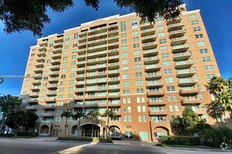 Building Photo - 2665 SW 37th Ave