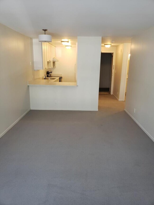 Building Photo - 1 bedroom in San Francisco CA 94115