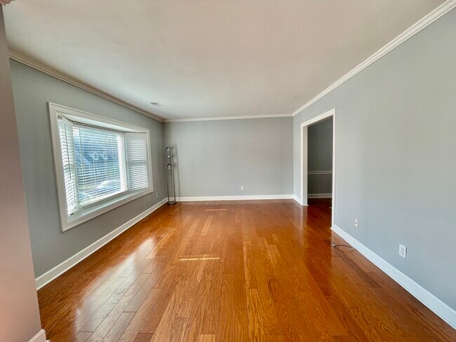 Foto del edificio - 1150 Horsemans Ln