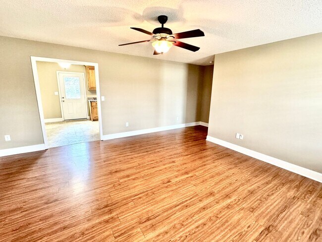 Building Photo - 3 Bedroom in Ardmore City!