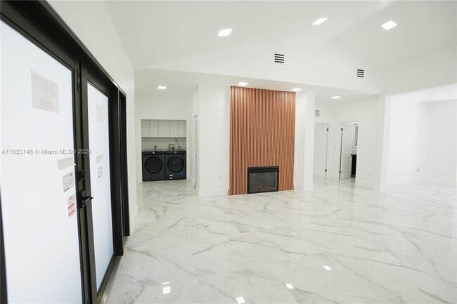 Building Photo - 7530 Coquina Dr