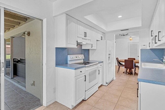 Building Photo - 313 NW 42nd St