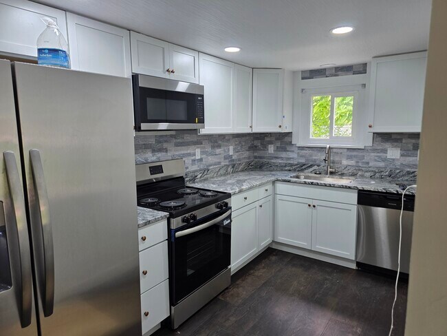 Foto del edificio - 2129 Eddystone Ave