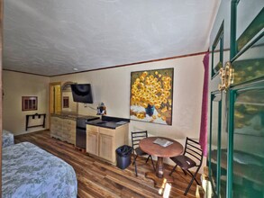 Building Photo - 103 Charles St