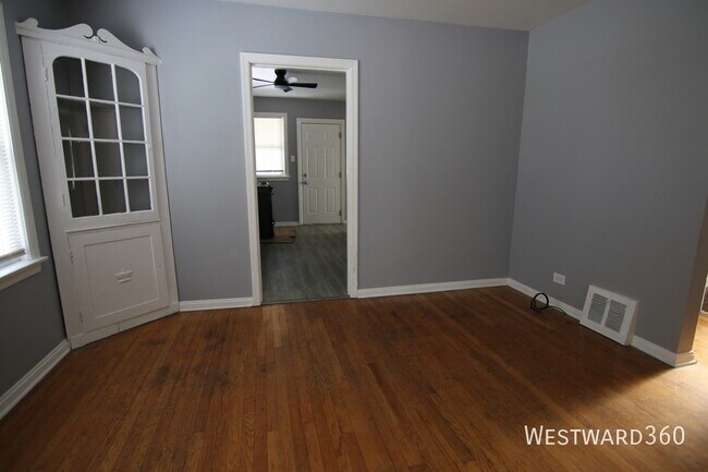 Building Photo - 14301 S Edbrooke Ave