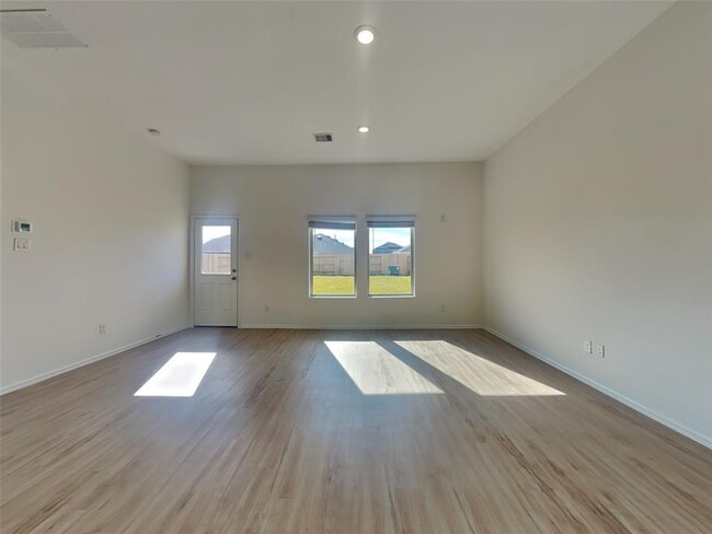 Building Photo - 27019 Breakaway Lane