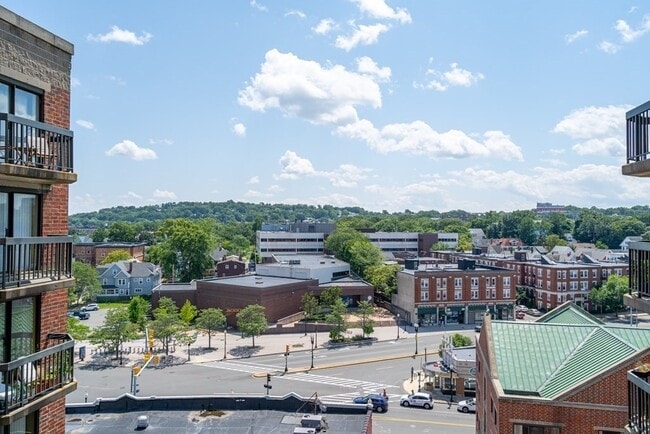 Foto del edificio - 15 N Beacon St