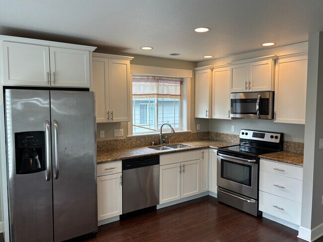 Building Photo - 3 Bed, 2 Bath home in Ocean Shores!