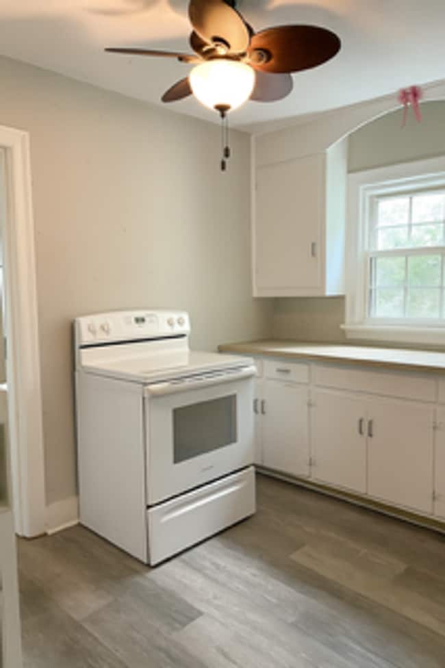 Foto del edificio - Charming Bungalow in Old Hickory/ Rayon City, Fenced Yard