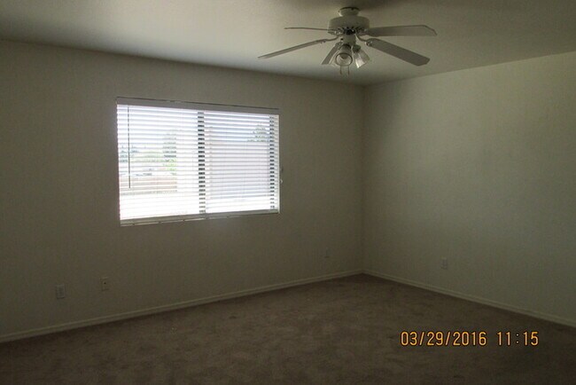 Building Photo - 1412 E Cottonwood Dr