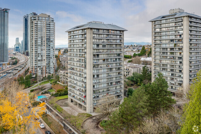 Building Photo - Brentlawn Towers