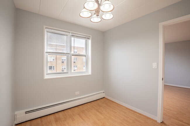 Foto del edificio - 6161 N Hoyne Ave