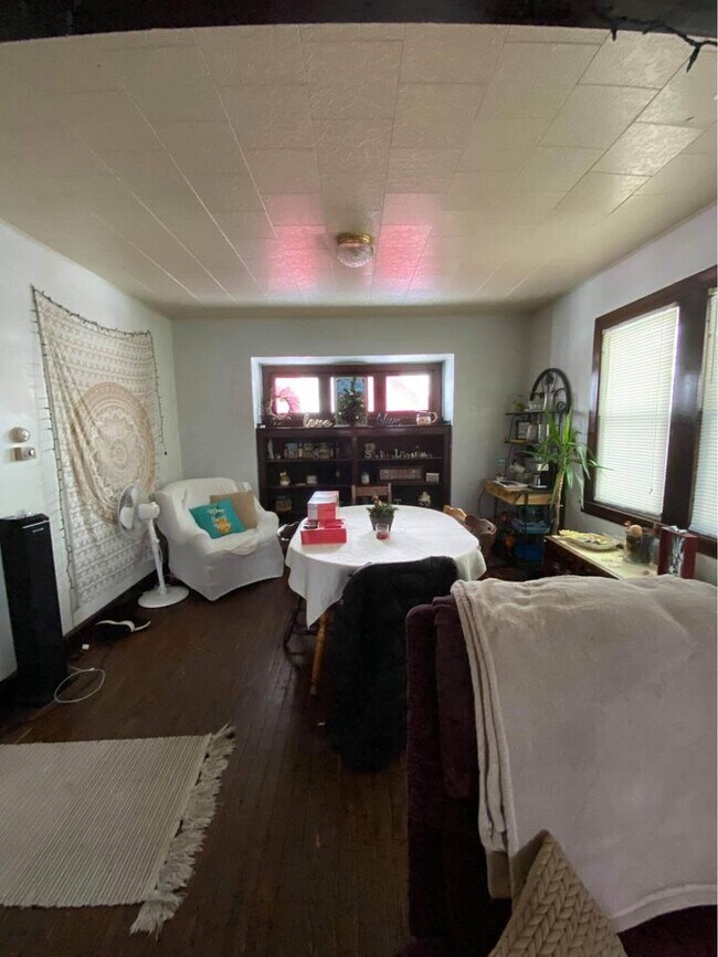 dining room - 1130 Washington St