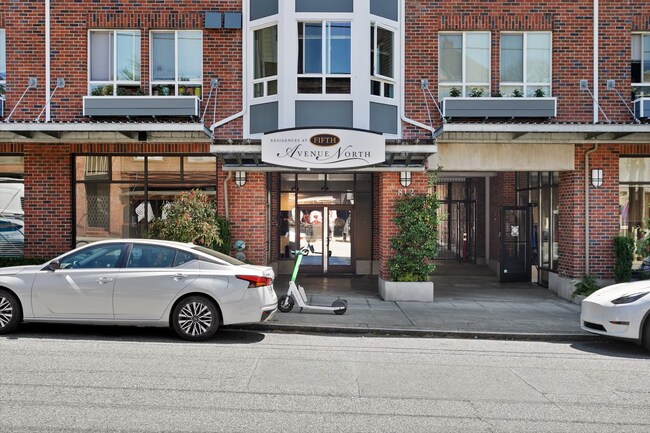 Foto del edificio - 812 5th Ave N