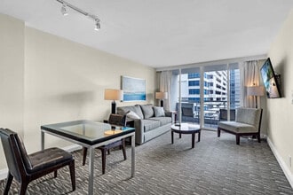 Building Photo - 2670 E Sunrise Blvd