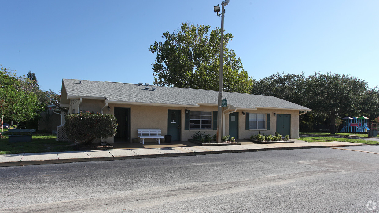 Building Photo - Sandpiper Village