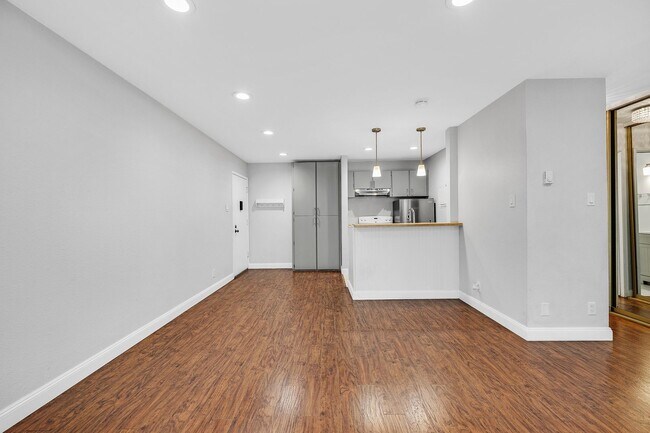 Foto del edificio - Beautifully updated studio condo at coveted Peninsula Place community in San Bruno