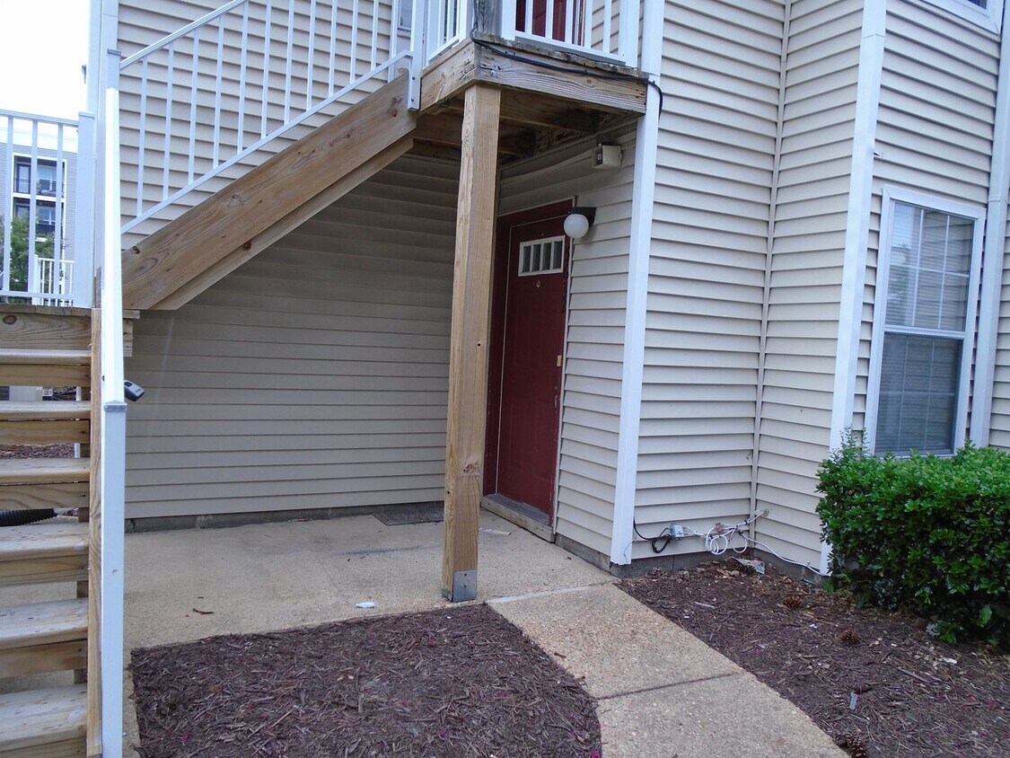 Primary Photo - Newpointe Condo