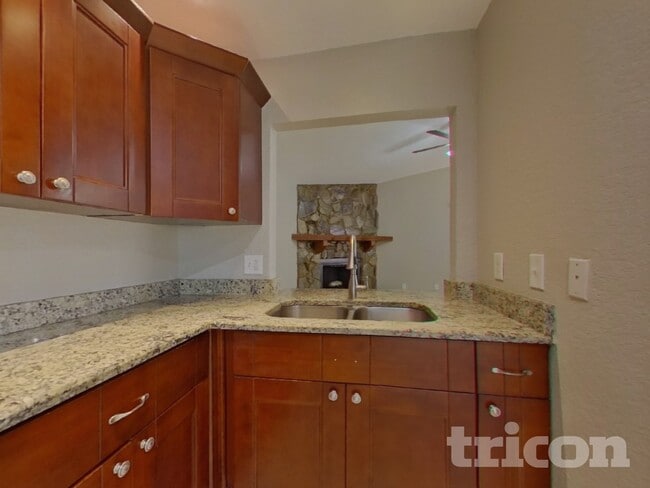 Foto del edificio - 1933 Gregory Dr