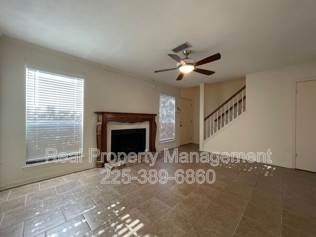 Foto del edificio - 947 Ridgepoint Ct