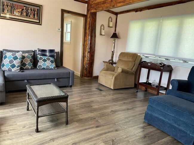 Foto del edificio - 1198 Dahlia Rd