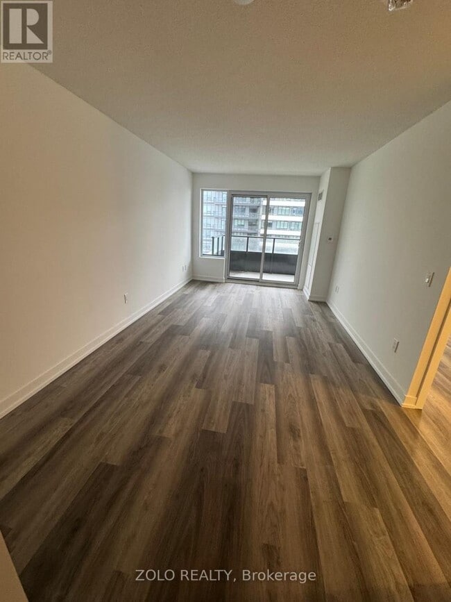 Photo du bâtiment - 1435 Celebration Dr