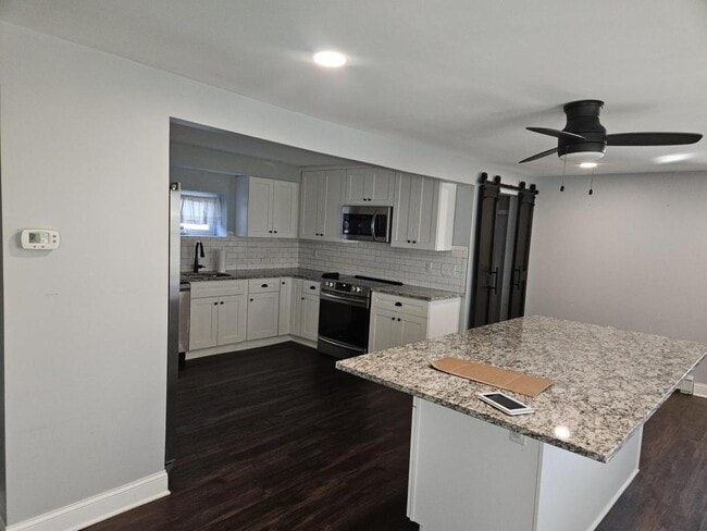 Building Photo - 414 Delaware Ave