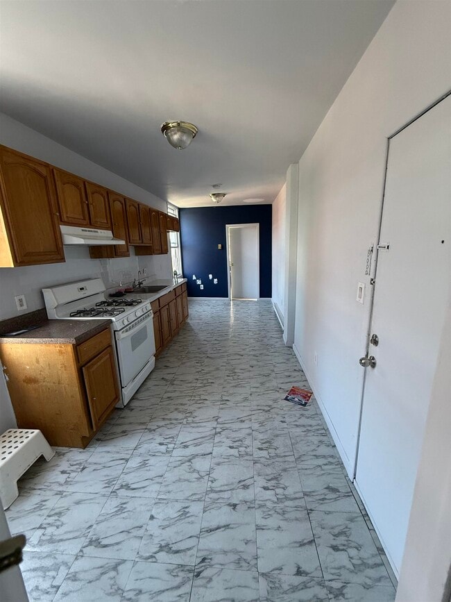 Building Photo - 2518 Bergenline Ave