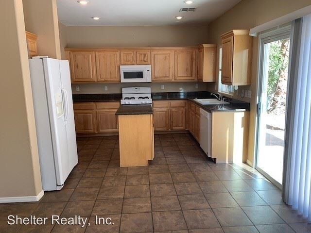 Foto del edificio - 4 br, 2.5 bath House - 4225 Capri Canyon Ct