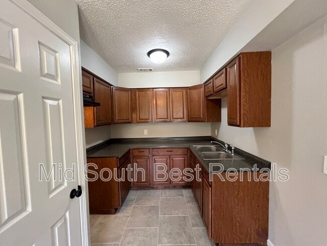 Building Photo - 1252 Vistaview Cove