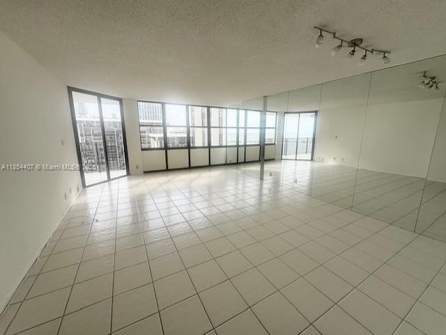Foto del edificio - 1865 Brickell Ave