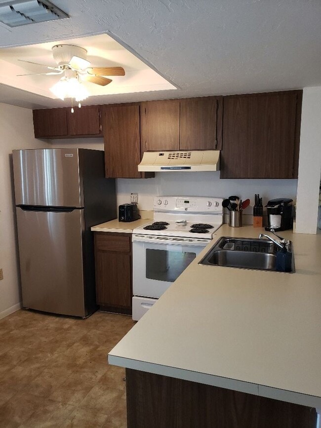 Foto del edificio - 2 br, 2 bath House - 25225 Rampart Blvd #1908