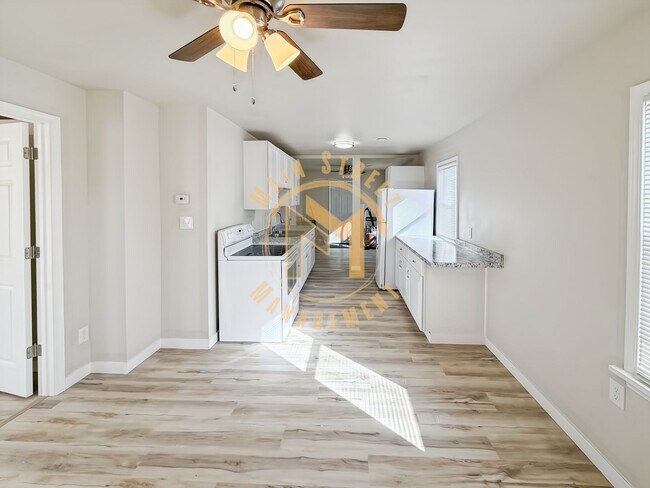 Foto del edificio - 2 Bed 1 Bath Single Family Home