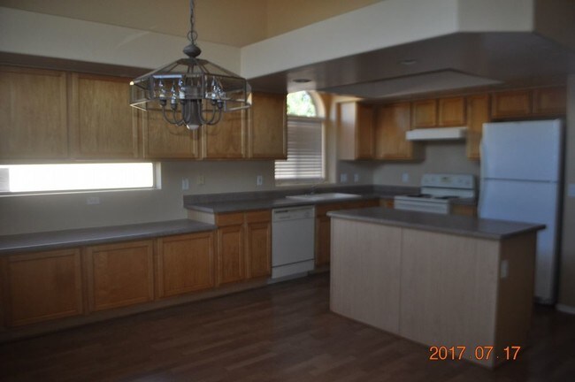Building Photo - 12326 W Sierra St