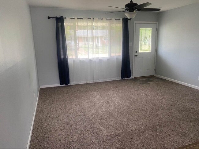 Building Photo - 5865 Stieren Ct