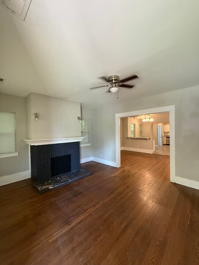 Foto del edificio - 1708 Steiner Ave SW