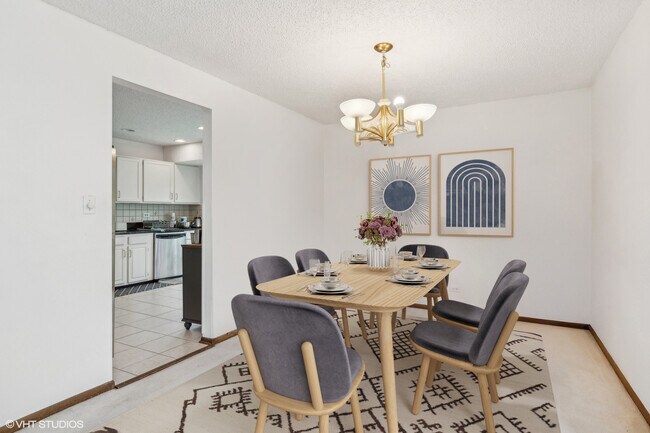 Foto del edificio - 6610 Pinehurst Ct