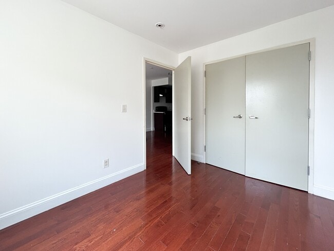 Building Photo - 2120 Daly Ave