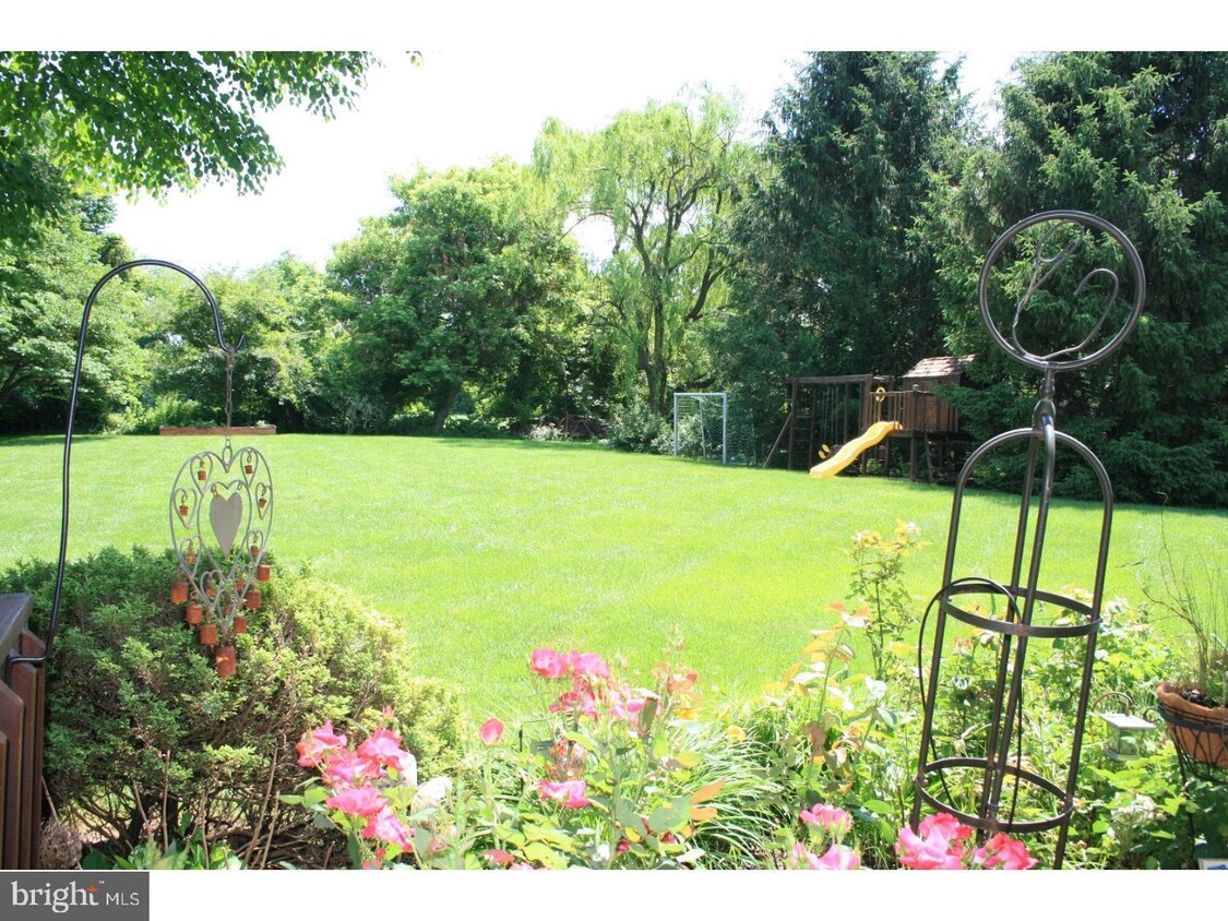 Primary Photo - 204 Kirkbrae Rd