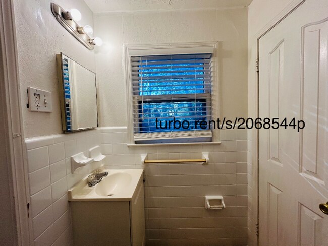 Foto del edificio - 7062 Felton Ln