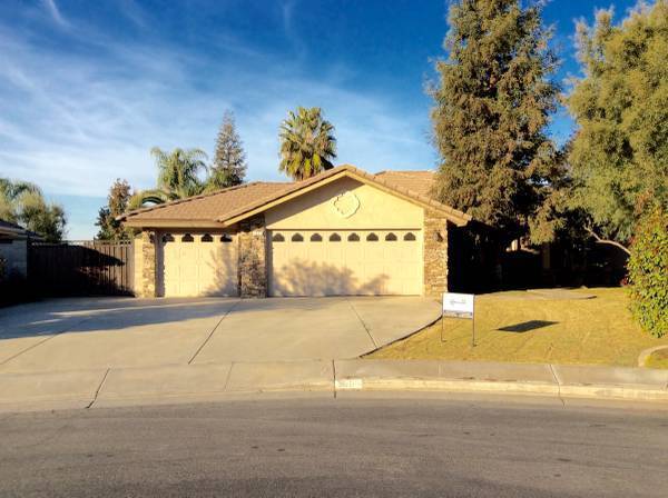 Primary Photo - Beautiful 4 Bed + Office & 3 Bath in Stone...