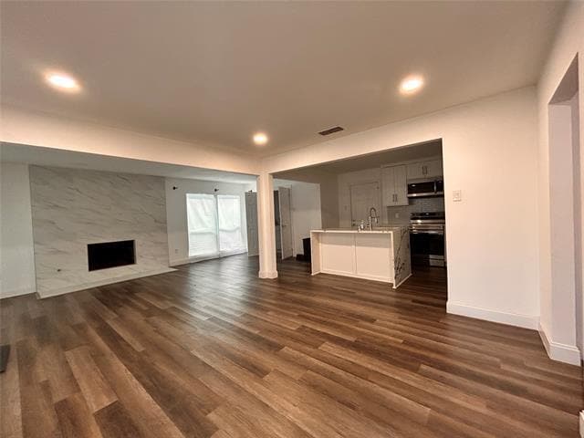 Building Photo - 2707 El Capitan Dr