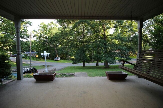 Building Photo - 108 Seaton Dr