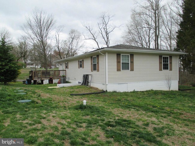 Building Photo - 810 W Mount Harmony Rd