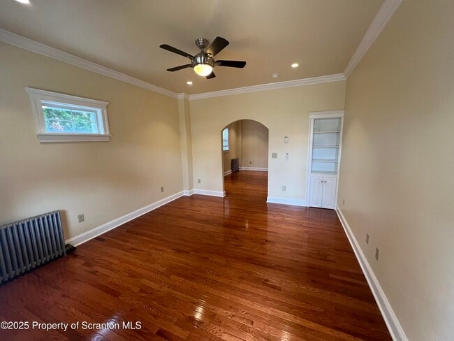 Building Photo - 956 Meade Ave