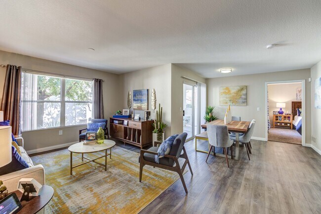 Foto del edificio - Ascent at Silverado Apartment Homes