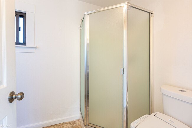 Foto del edificio - 1 br, 1 bath House - 4418 Virginia Avenue ...