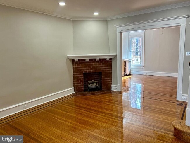 Building Photo - 1716 W Nedro Ave