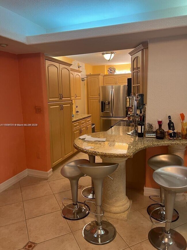 Foto del edificio - 10185 Collins Ave